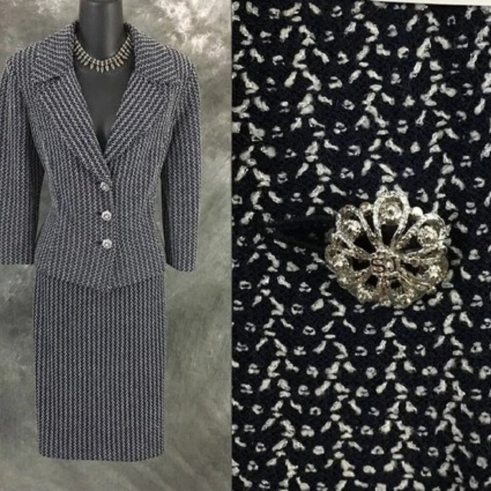 BEAUTIFUL st john collection knit blue white shimmer jacket skirt suit 10